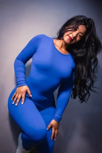 BellaFernandez__ bright blue Hình 3