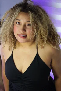 BonnieRitz WEARING A SEXY DRESS Pic 4