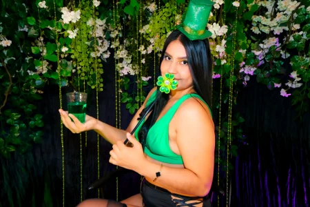 AlmaRose_ Green Goddess Vibes 💚👑 Foto 6