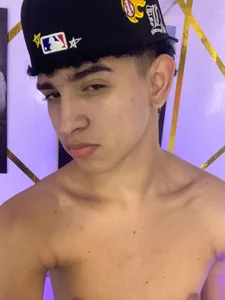 KING_OFF_BOYS Kiss Pic