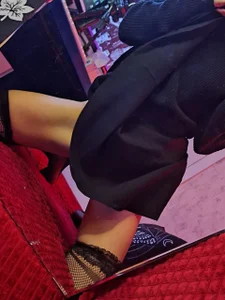 red and mirror de little_Elika  2 photos