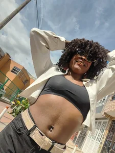 puca_ebonyのstreet girlの 3枚の写真