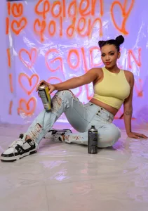 MalaikaBrown Graffiti Foto