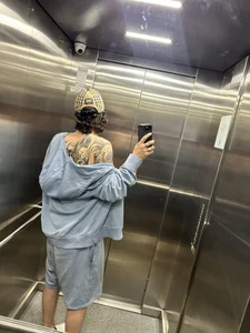 EXCLUSIVE8 Public Foto 3