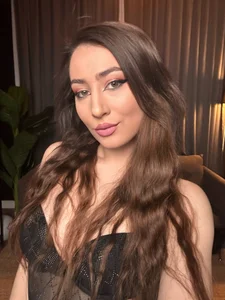 IsoldeBlis Public Pic 7