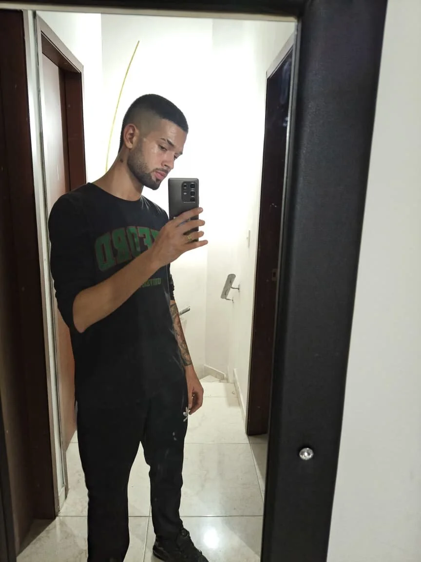 Ian_Valenti 热门图片 649