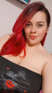 nahomi__97 How does black look on me? Immagine 