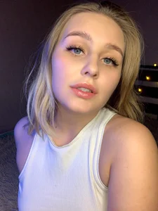 weeet_peach Blue Pic 2