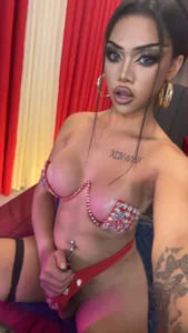 Cleo_De_Ville Public Pic 2