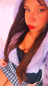 AylaKissVs Public Pic 3