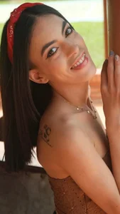 LilitRobins I look innocent ... but don't look too close 😇🖤 Bilde 3