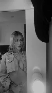 anitatoro_0 Black and white Pic 4