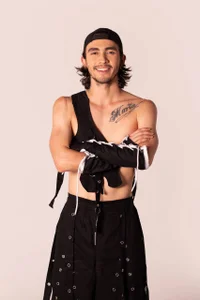 Hot_Sharks_ Will Bilde 5