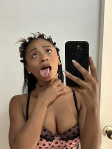AliyahBrowns 💋💋😝 Pic 3