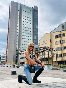 laura_latinhot1: 🧡 ( фото)