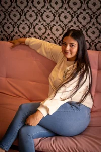 Katie_13_ Public slika 2