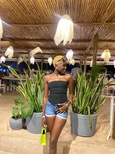 Ebony-Candy Public Hình 3