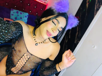 angelitasexxxhotの🖤💜 Black Shadows with a Violet Charmの 4枚の写真