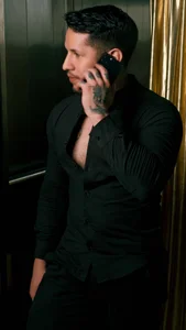 This elevator isn't the only thing that feels tense... de George_Diesell  3 photos