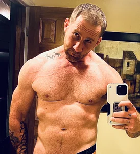 Public de FiftyShadez  3 Imagens