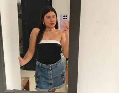 Michelle_Jones__ Public slika 7