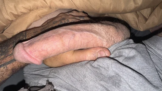 buttsandcum69's XXX Nude Photo 5
