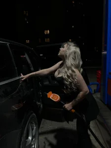 Kate_Legend me on street зображення 6