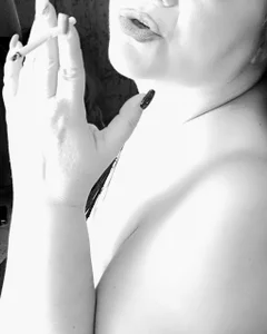 Kira_Kenett Public Pic 9