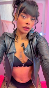 EmmaEbony_ “I'm not a girl… I'm your fantasy 😈” Pic