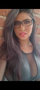 ZendayaClark Sexy in a black dress Immagine  6