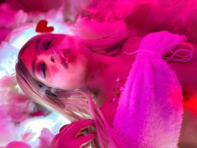 LukaCastilloのWanna be my Valentine?の 4枚の写真