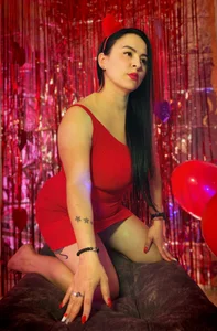 Domina0 Happy Valentine's Day 🎀🎁💕  5টি ছবি