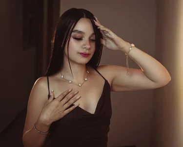 Elizabeth_Ferrer Sexy Balck Dress Gambar