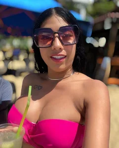 Tammysanz Sensual beach 💥🍑🍒 Foto 3