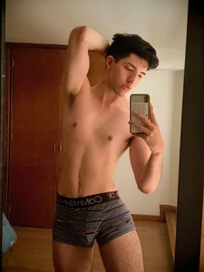 Un_SluttyyのMeの 5枚の写真