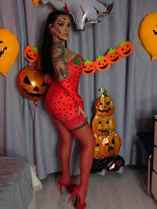 Iammazeekiin30 Want some strawberry? Pic
