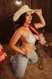 lyrabellini July 4💙🤍  ❤️🤠Free and Wild😏🔥 Immagine 