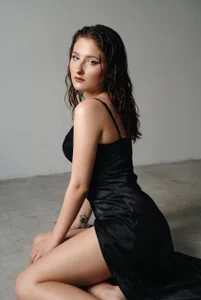 KiraElwood Lady in black🖤 Immagine  5