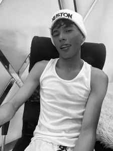 AngelIzuso Public Pic