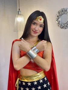SaraWilliamss_ kullanıcısının Sexy wonder woman albümü -  3 fotoğraf