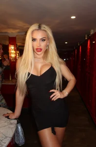 Night out od Roshana16  5 snímek