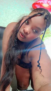 ebony_NeighborMoansのperfect chocolateの 2枚の写真