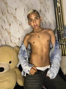 alejandro_boyx18 Boy Cute Kuva 7