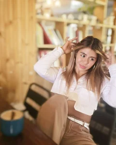 rajnar_ninaa I'm just enjoying a good coffee and cold climate Pic 9