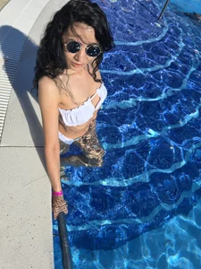 SelenSummer Pool day!💦 Billede 4