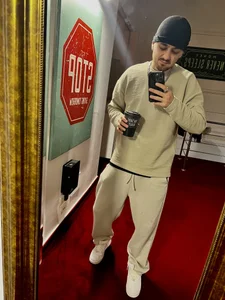 JamesMyerss 🥂 Pic 7