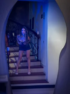 TaraLawrenceの😏Look for me at😏の 3枚の写真