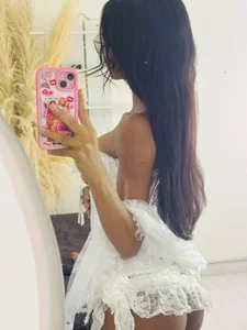 ScarletEvanss_ Neat in white 🤍 Pic 3