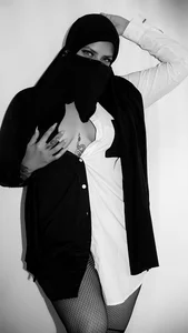 black & white od zully_arab  2 snímek