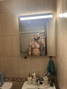 Mirror selfies od iamjackc_  5 snímek